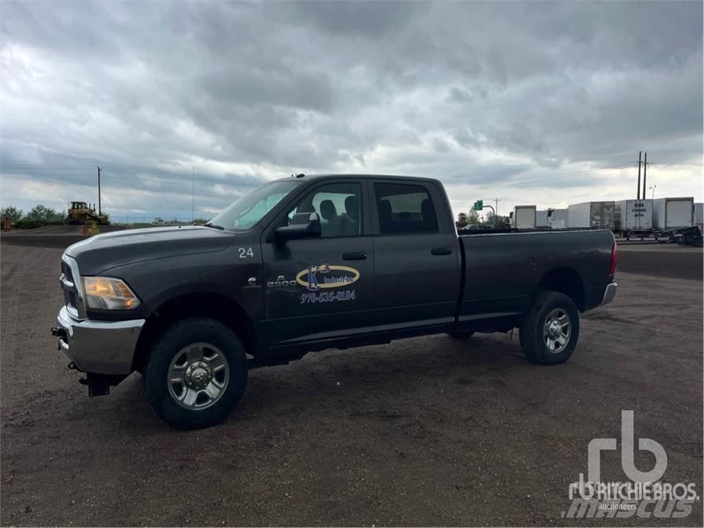 RAM 2500 شاحنات خفيفة/مفصلية الجوانب