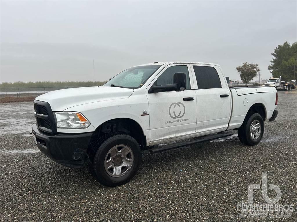 RAM 3500 شاحنات خفيفة/مفصلية الجوانب