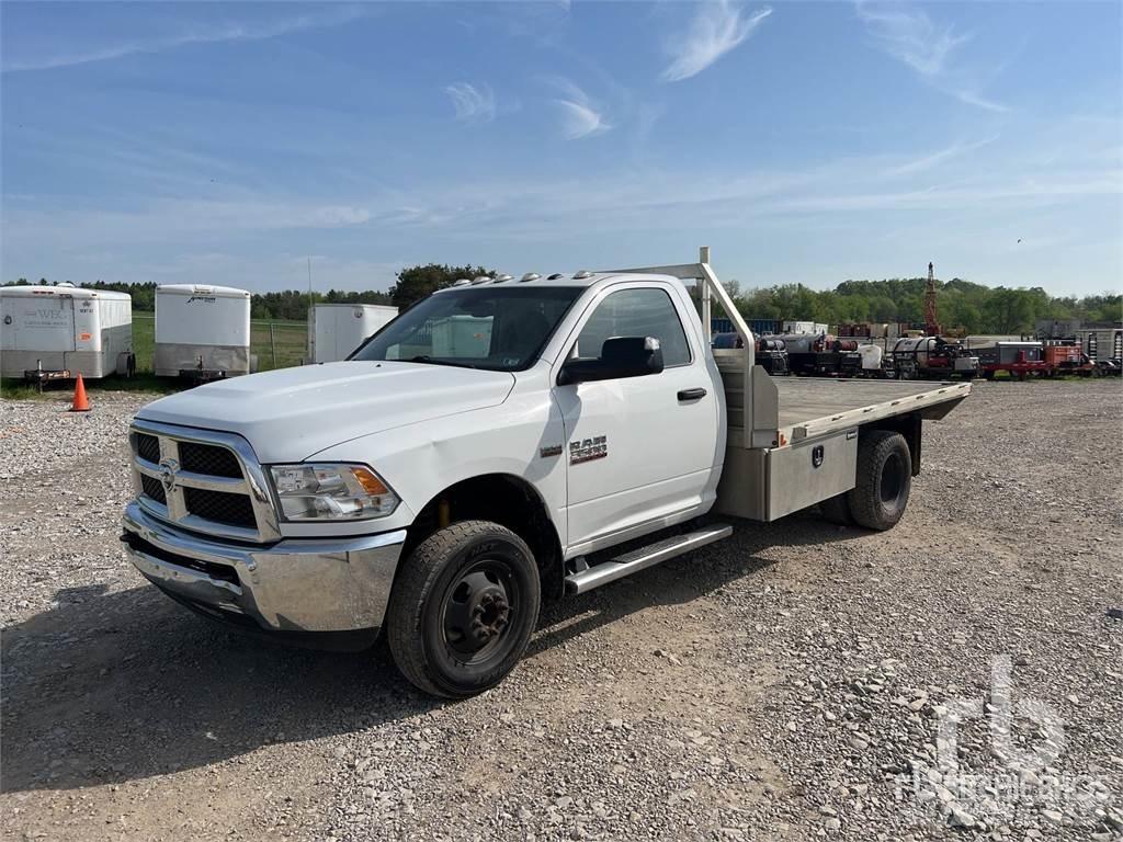 RAM 3500 شاحنات مسطحة/مفصلية الجوانب