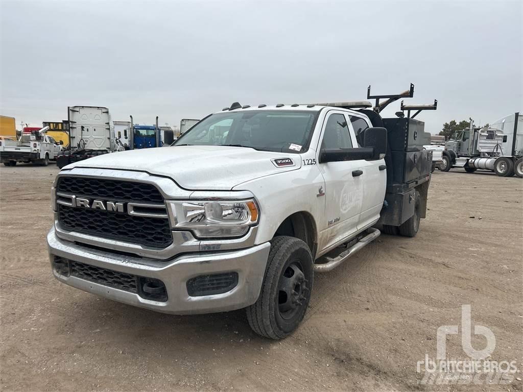 RAM 3500 شاحنات مسطحة/مفصلية الجوانب