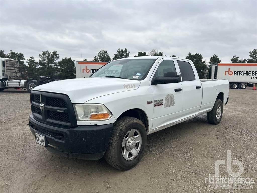 RAM 3500 شاحنات خفيفة/مفصلية الجوانب