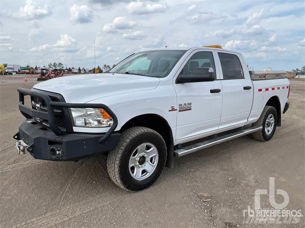 RAM 3500 شاحنات خفيفة/مفصلية الجوانب