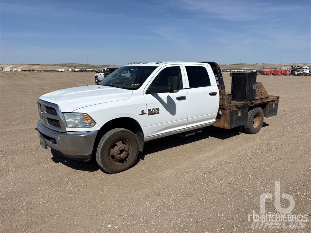 RAM 3500 شاحنات بمقصورة وهيكل