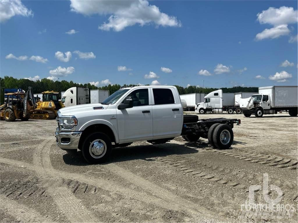 RAM 3500 شاحنات بمقصورة وهيكل