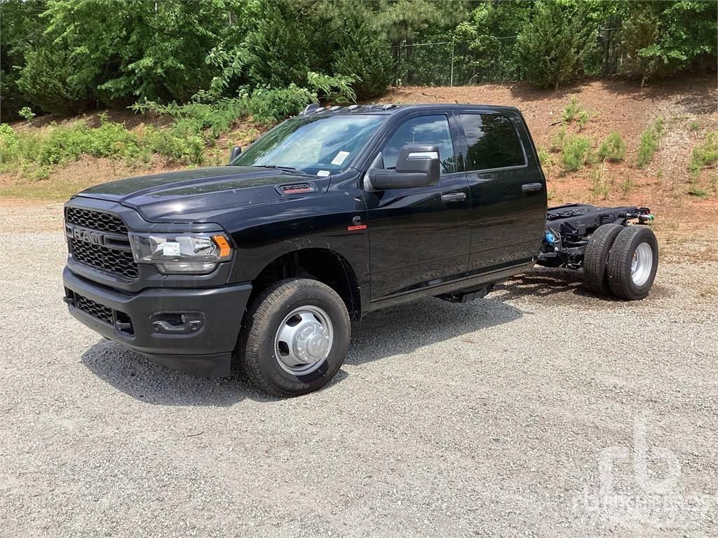 RAM 3500 شاحنات بمقصورة وهيكل