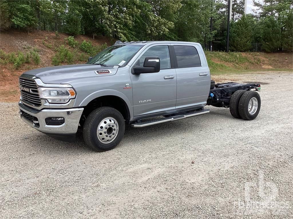 RAM 3500 شاحنات بمقصورة وهيكل