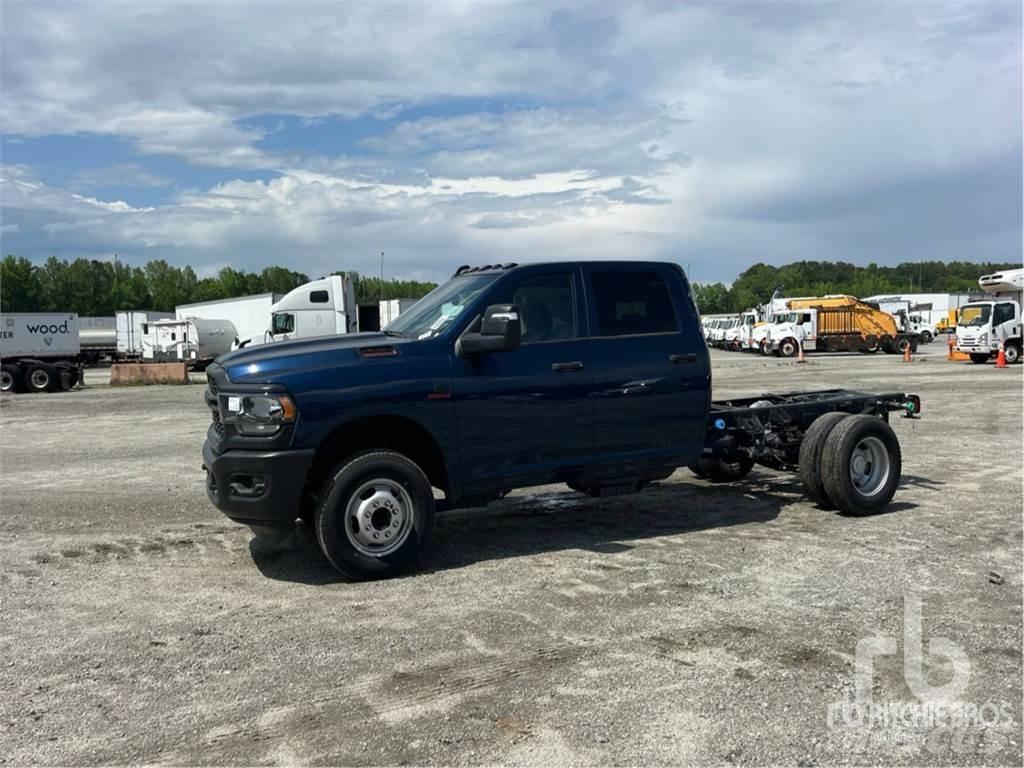 RAM 3500 شاحنات بمقصورة وهيكل