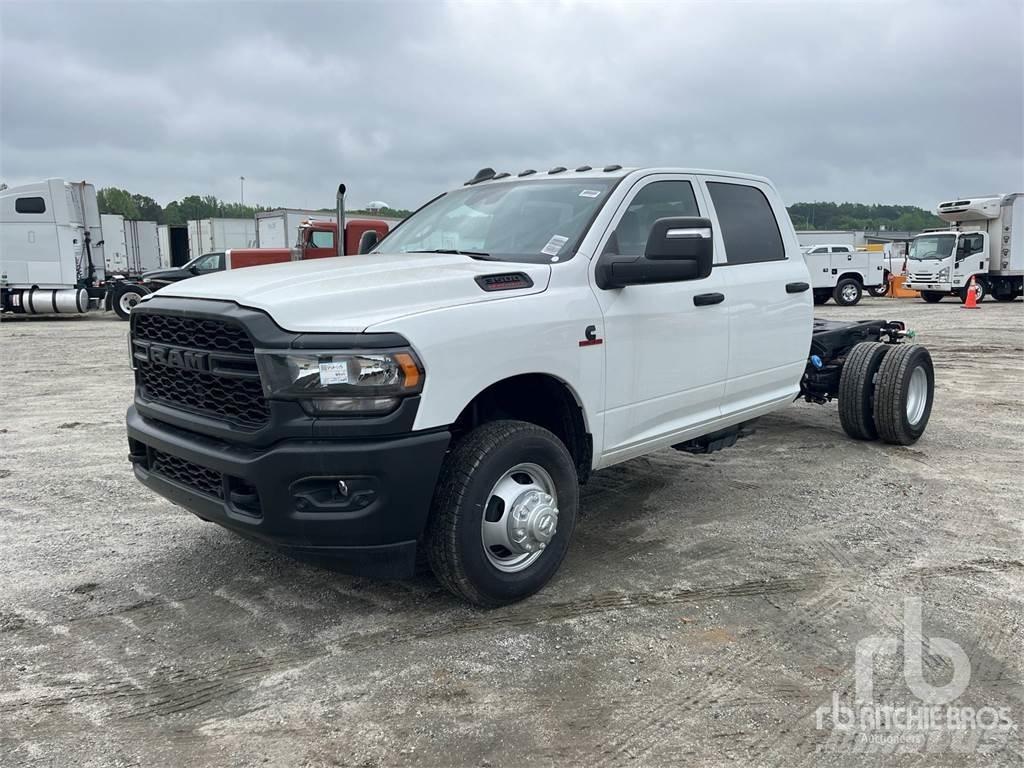 RAM 3500 شاحنات بمقصورة وهيكل