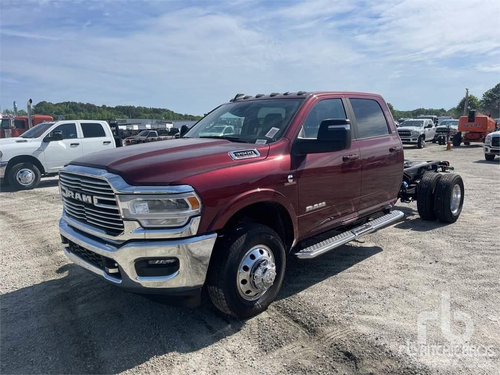 RAM 3500 شاحنات بمقصورة وهيكل