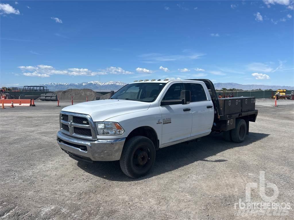 RAM 3500HD شاحنات مسطحة/مفصلية الجوانب