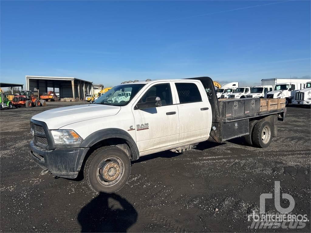 RAM 5500 شاحنات مسطحة/مفصلية الجوانب