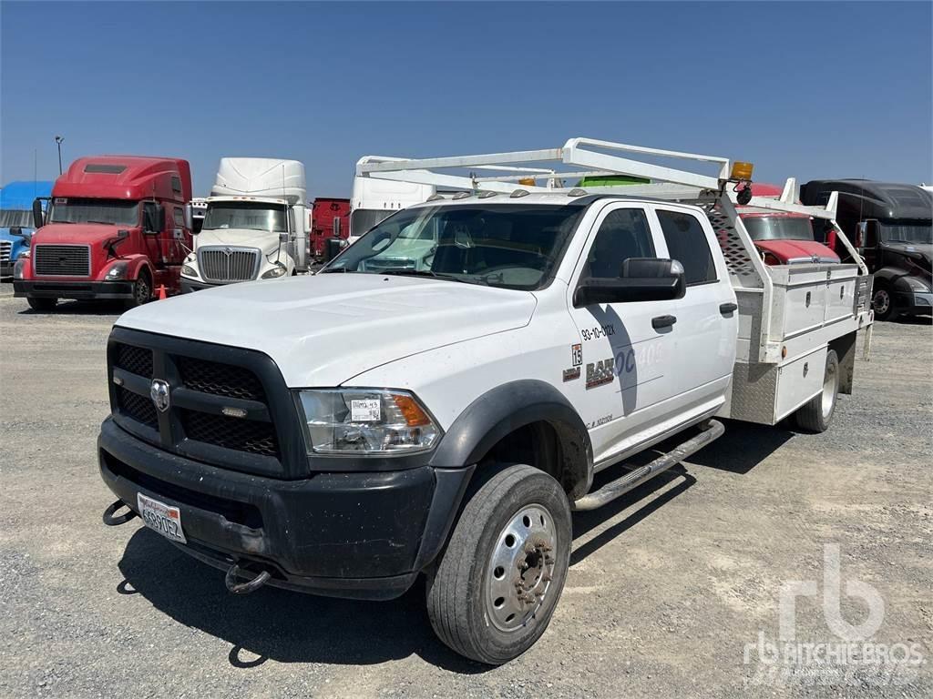 RAM 5500 شاحنات مسطحة/مفصلية الجوانب