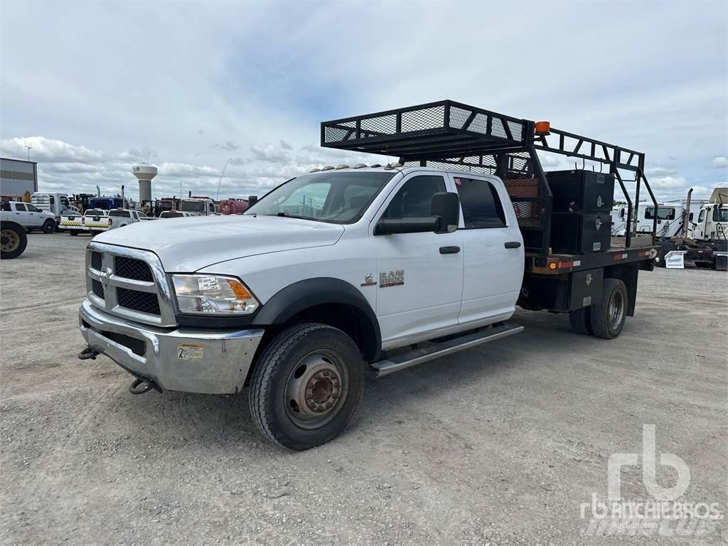 RAM 5500 شاحنات مسطحة/مفصلية الجوانب