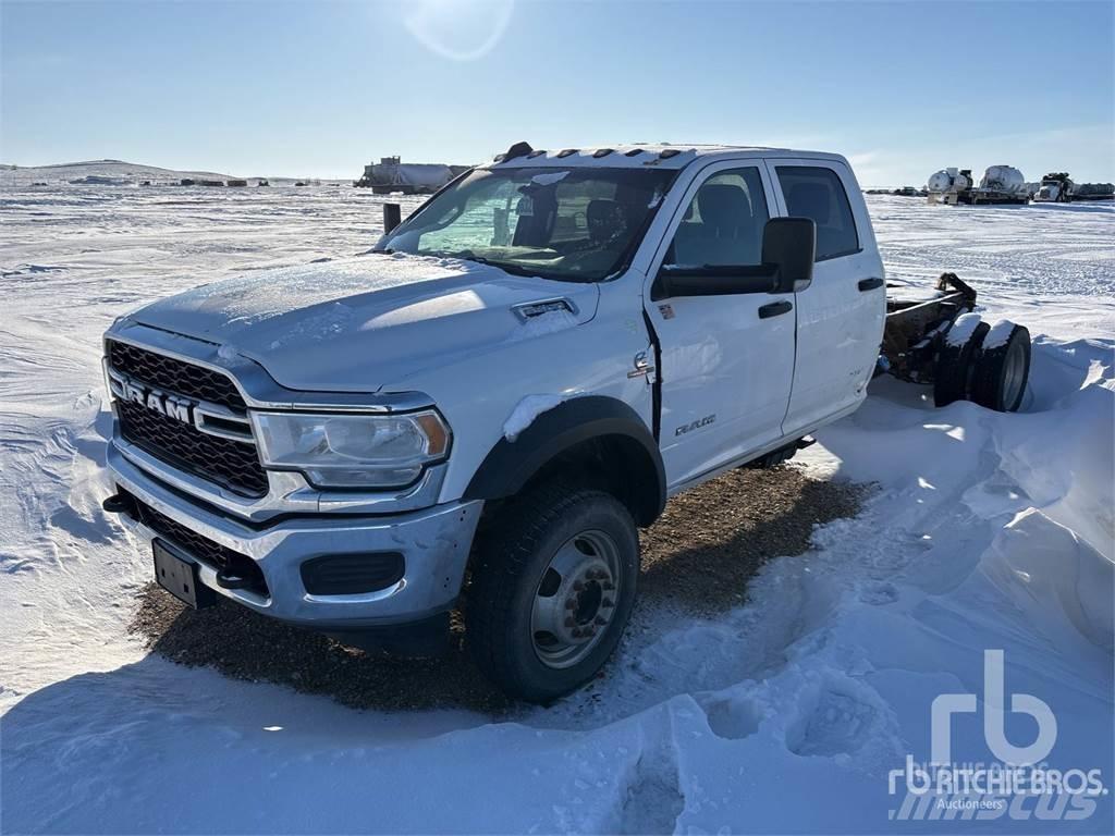 RAM 5500 شاحنات بمقصورة وهيكل