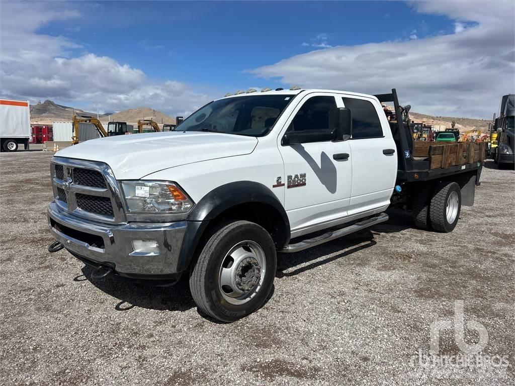 RAM 5500 شاحنات مسطحة/مفصلية الجوانب