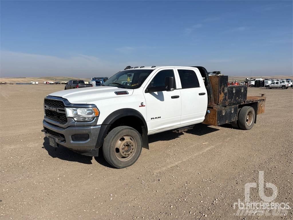 RAM 5500 شاحنات بمقصورة وهيكل