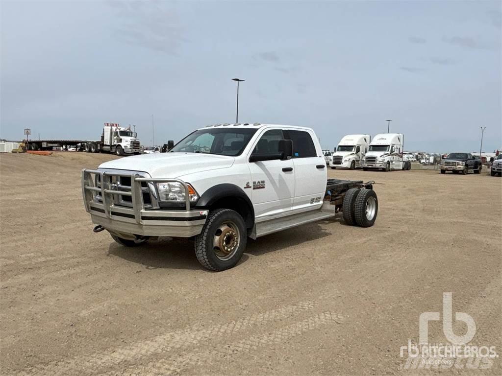 RAM 5500 شاحنات بمقصورة وهيكل