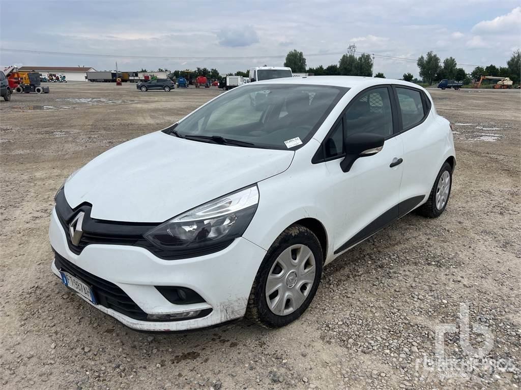 Renault CLIO شاحنة مقفلة