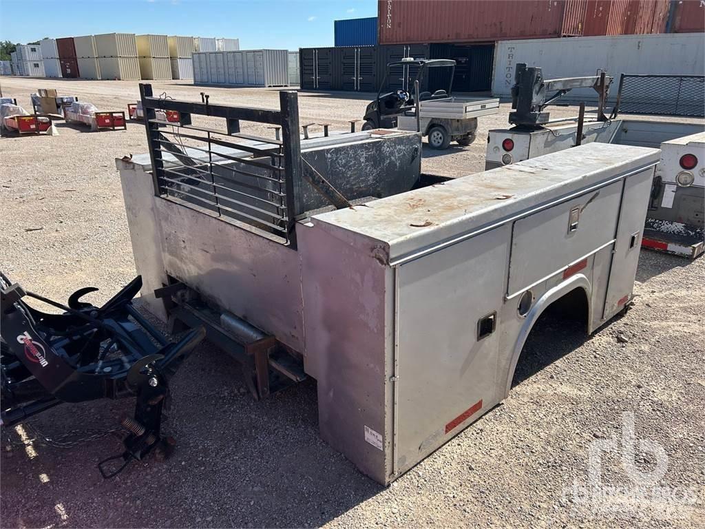 RKI T56DR94 كابينة والداخلية