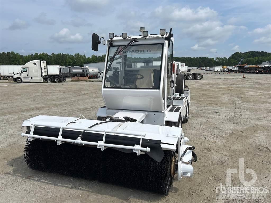 Roadtec FB-100E كاسحات داخلية