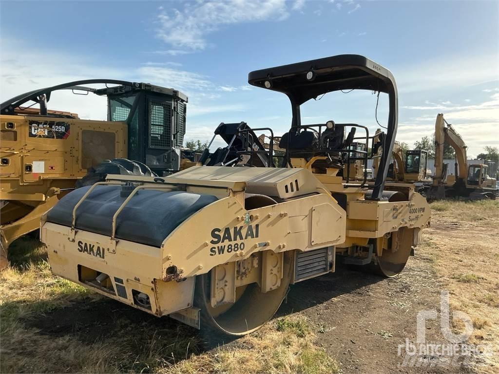 Sakai SW880 مداحل ثنائية الاسطوانة