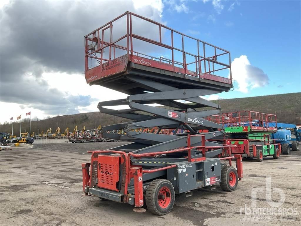 SkyJack SJ9250 Scissor lifts