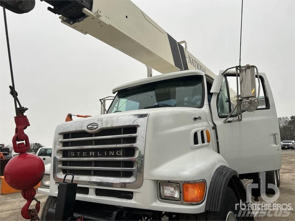 Sterling L7500 شاحنات الرافعات