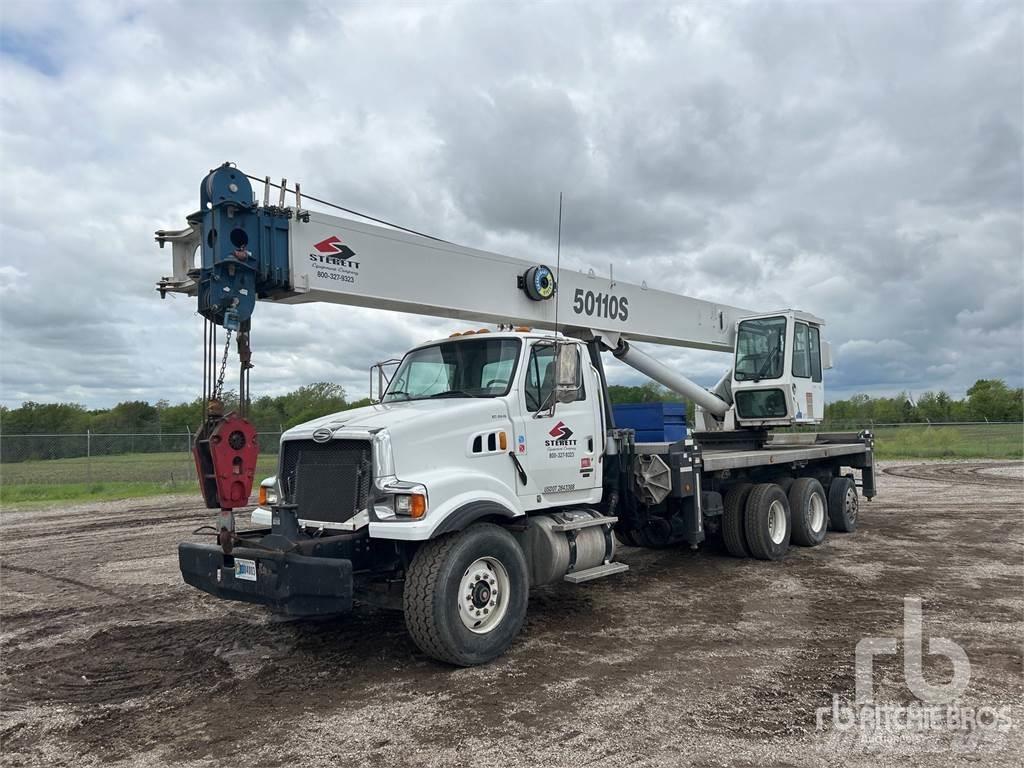 Sterling L9500 شاحنات الرافعات