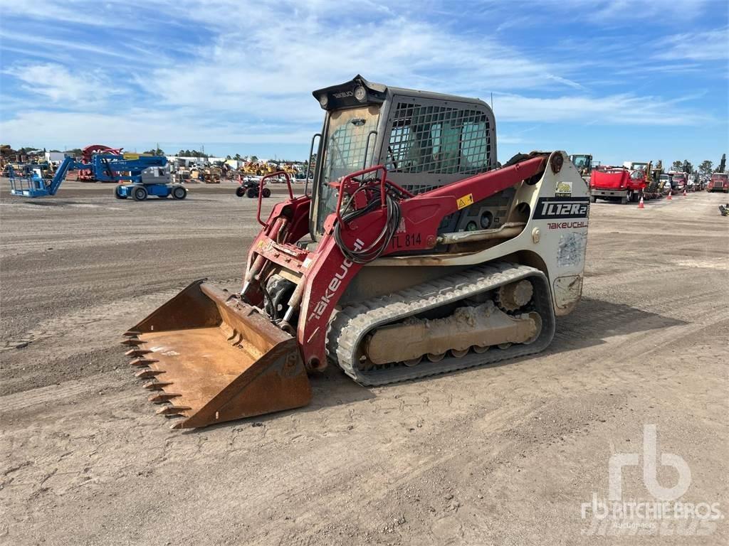 Takeuchi TL12V2 لوادر انزلاقية التوجيه