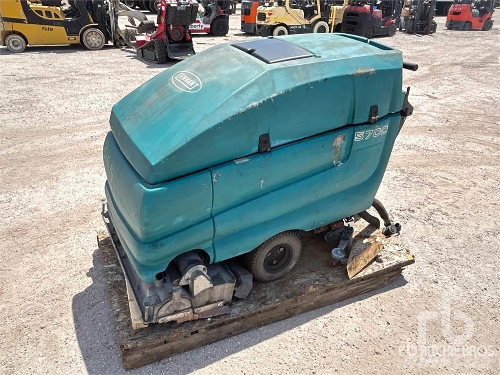 Tennant 5700 XP كناسات
