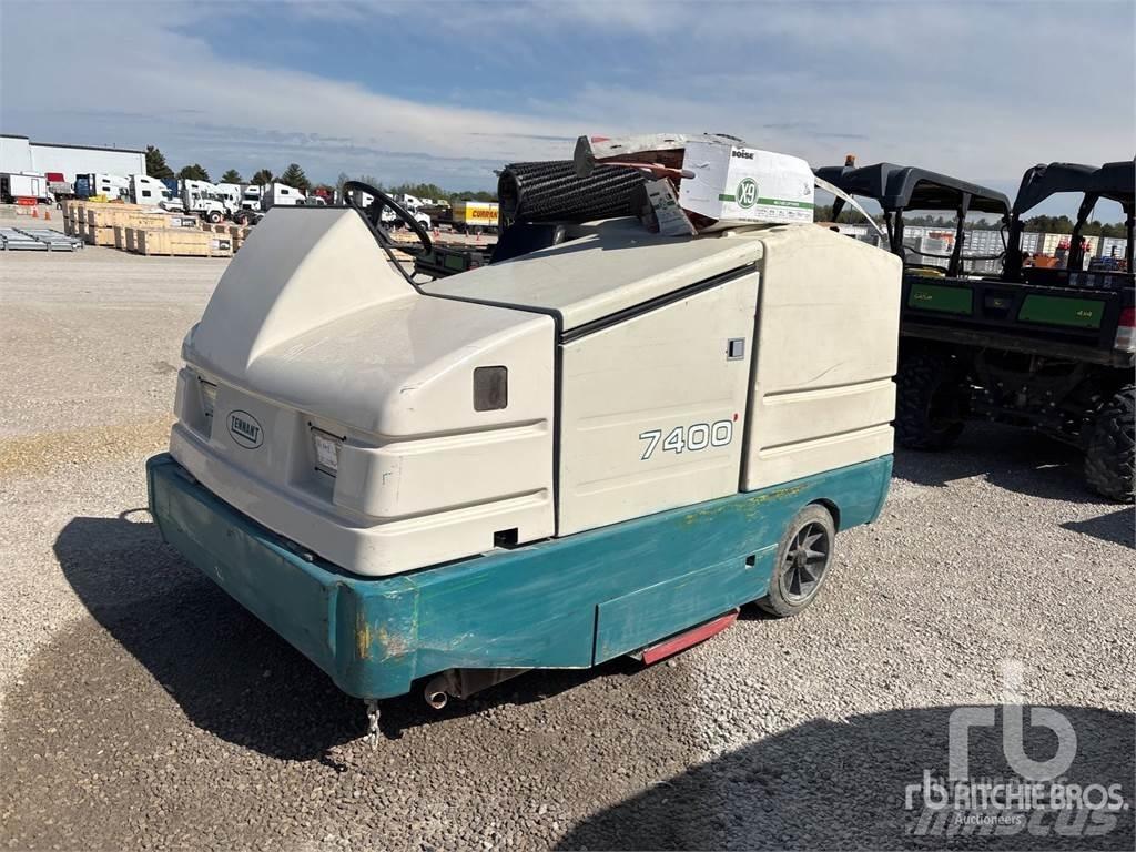 Tennant 7400 كناسات