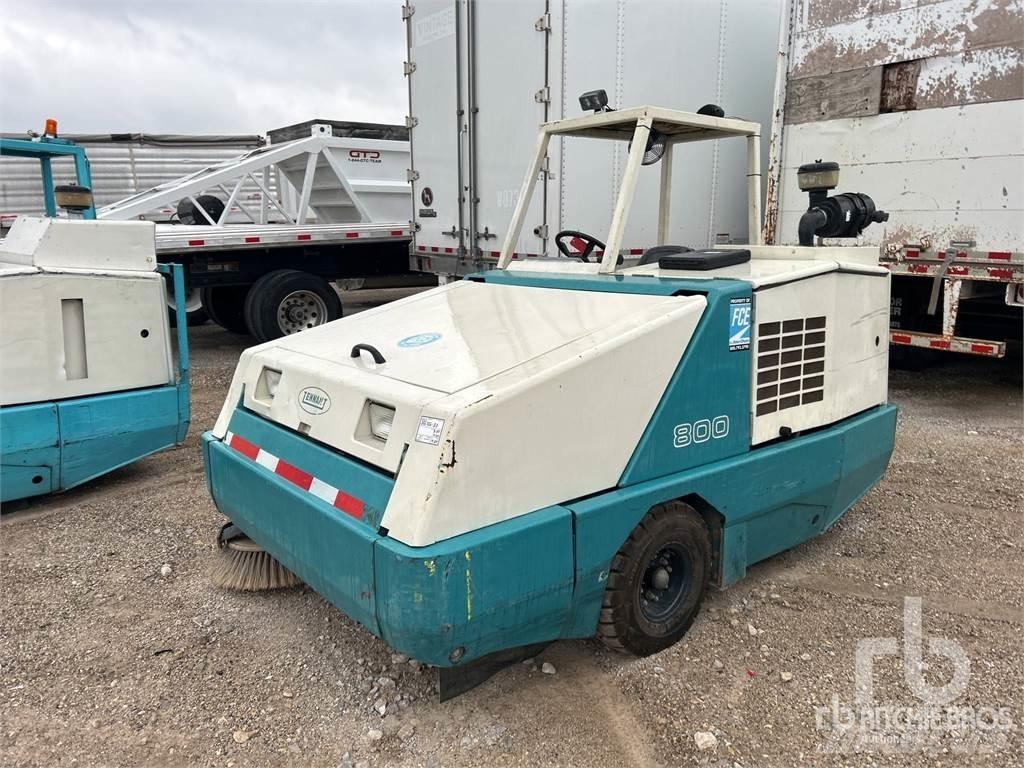 Tennant 800 كناسات
