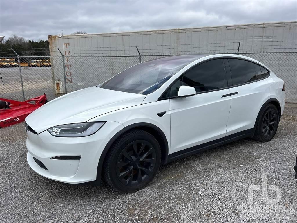 Tesla X سيارات