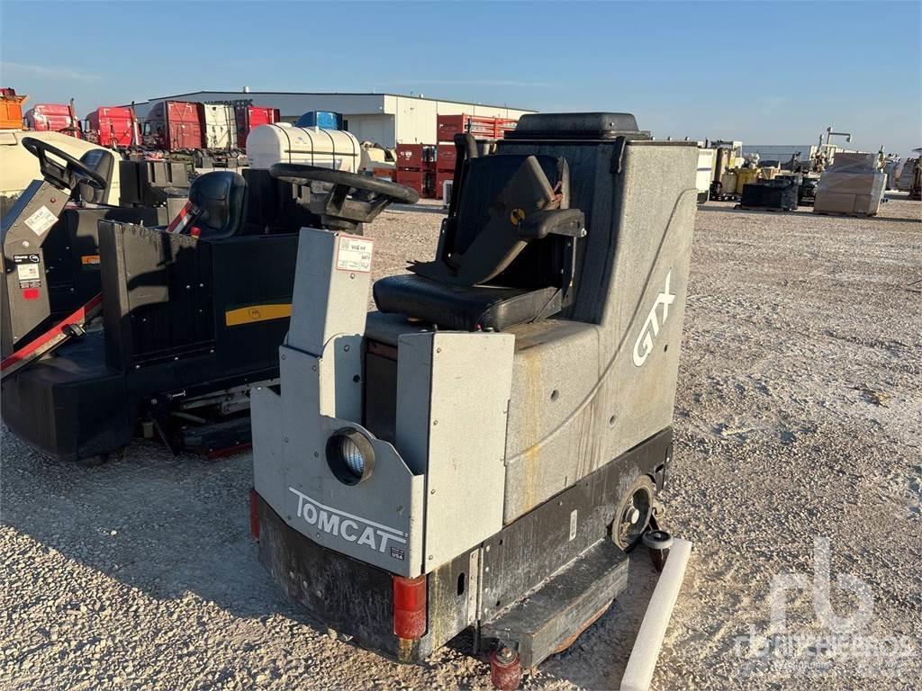  TOMCAT GTX كناسات