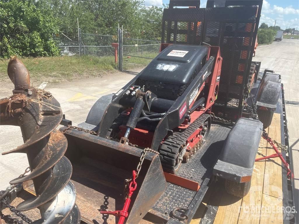 Toro TX427 لوادر انزلاقية التوجيه