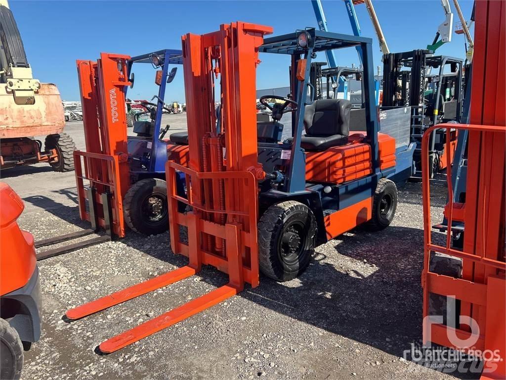 Toyota 5FGL25 شاحنات الديزل