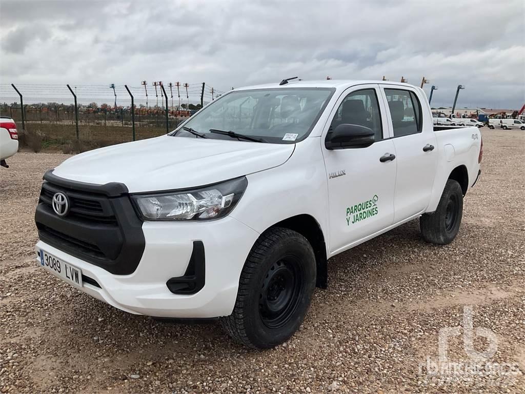 Toyota HILUX شاحنات خفيفة/مفصلية الجوانب