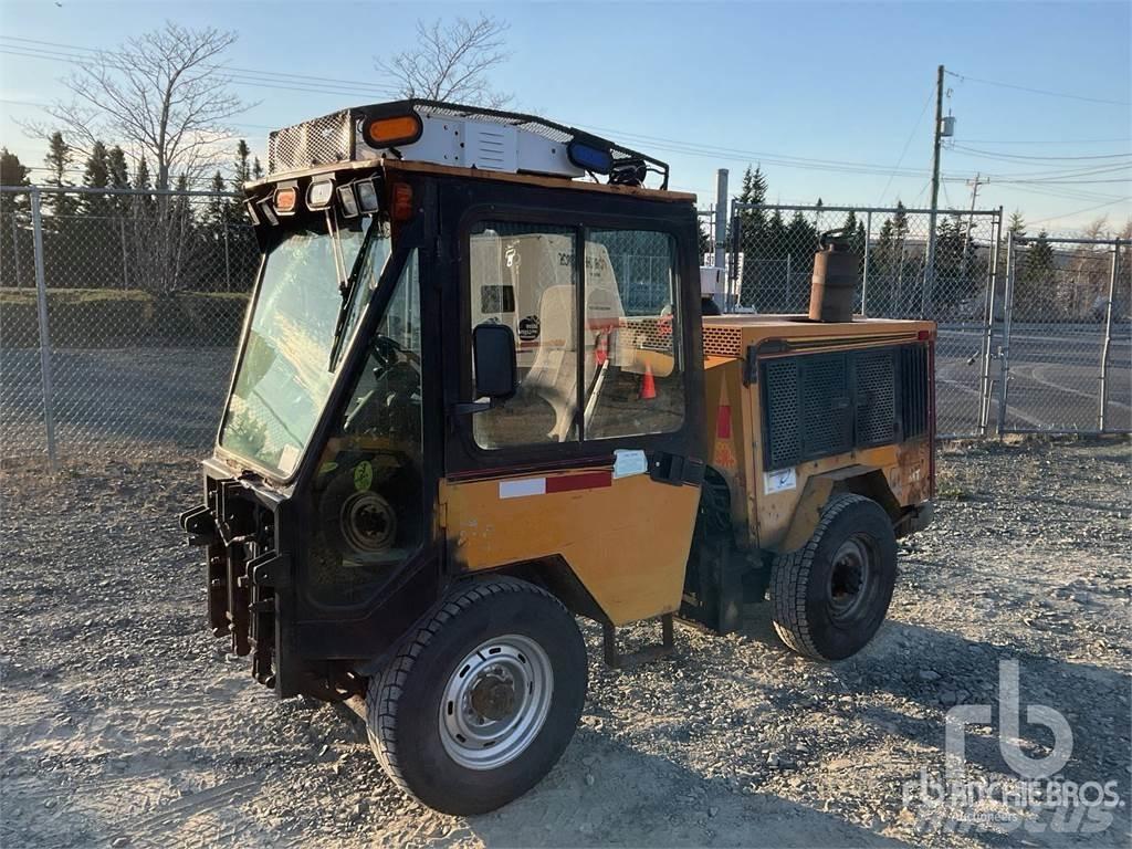 Trackless MT6 حراثات ونصول الجليد