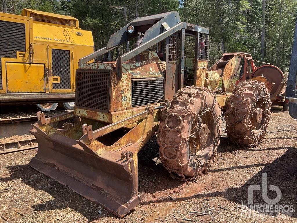 Tree Farmer C6D ساحبات الأشجار