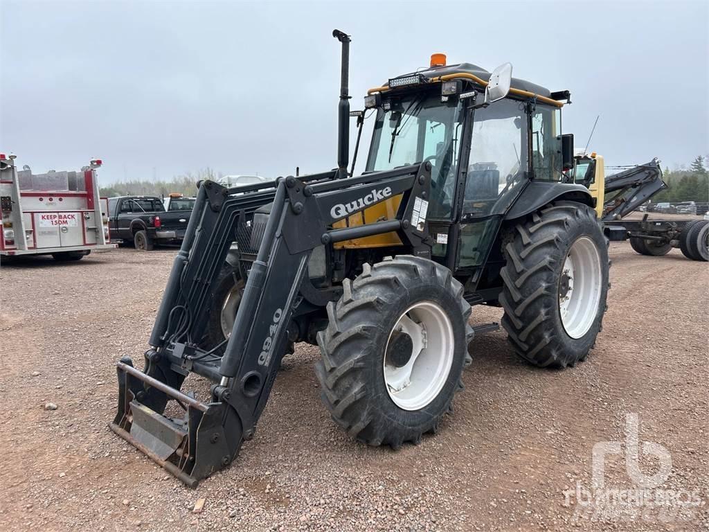 Valtra 700 الجرارات