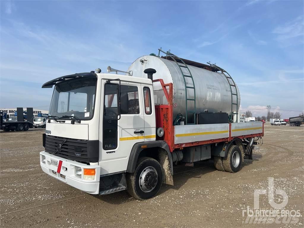 Volvo FL614 رشاشات بيتومين