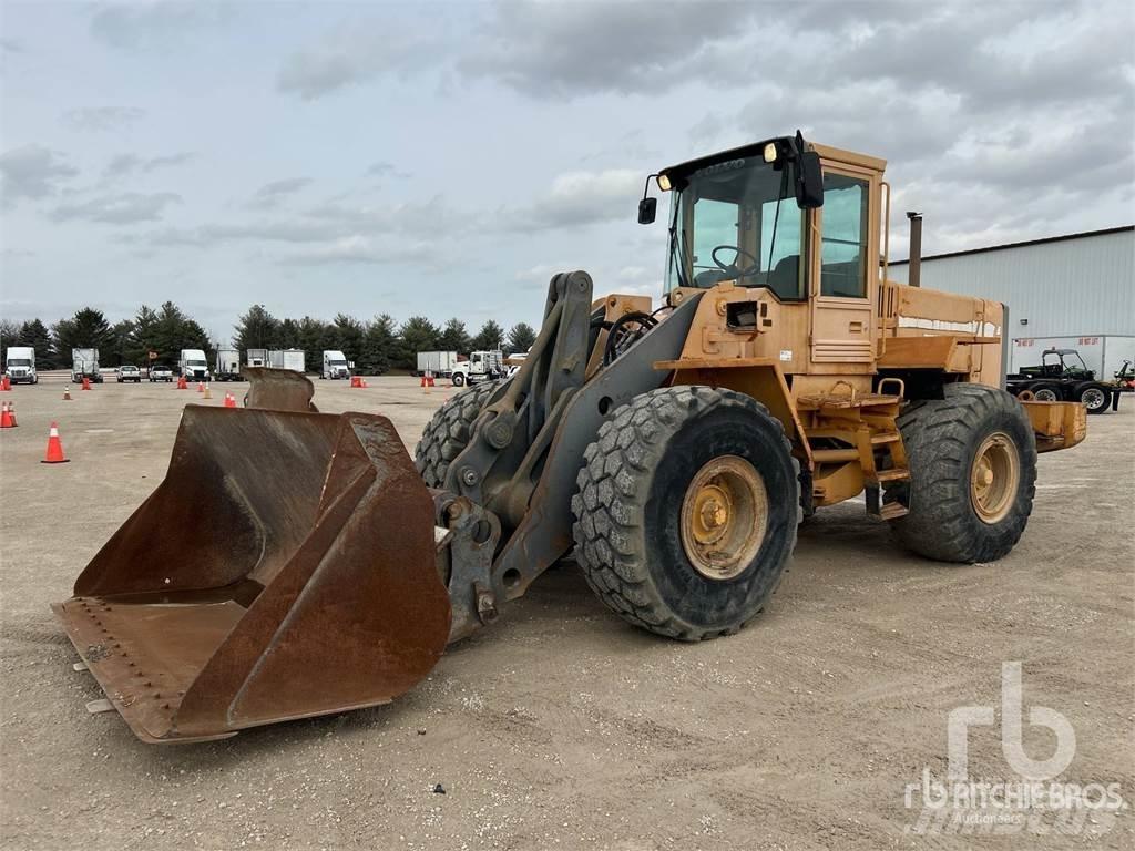 Volvo L120C لوادر بعجل