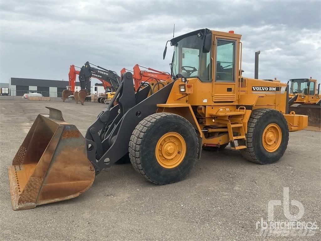 Volvo L90C لوادر بعجل