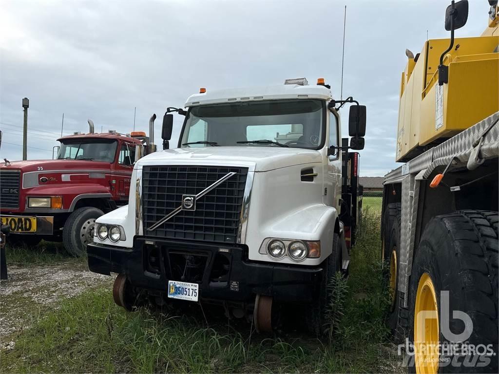 Volvo VHD شاحنات الرافعات