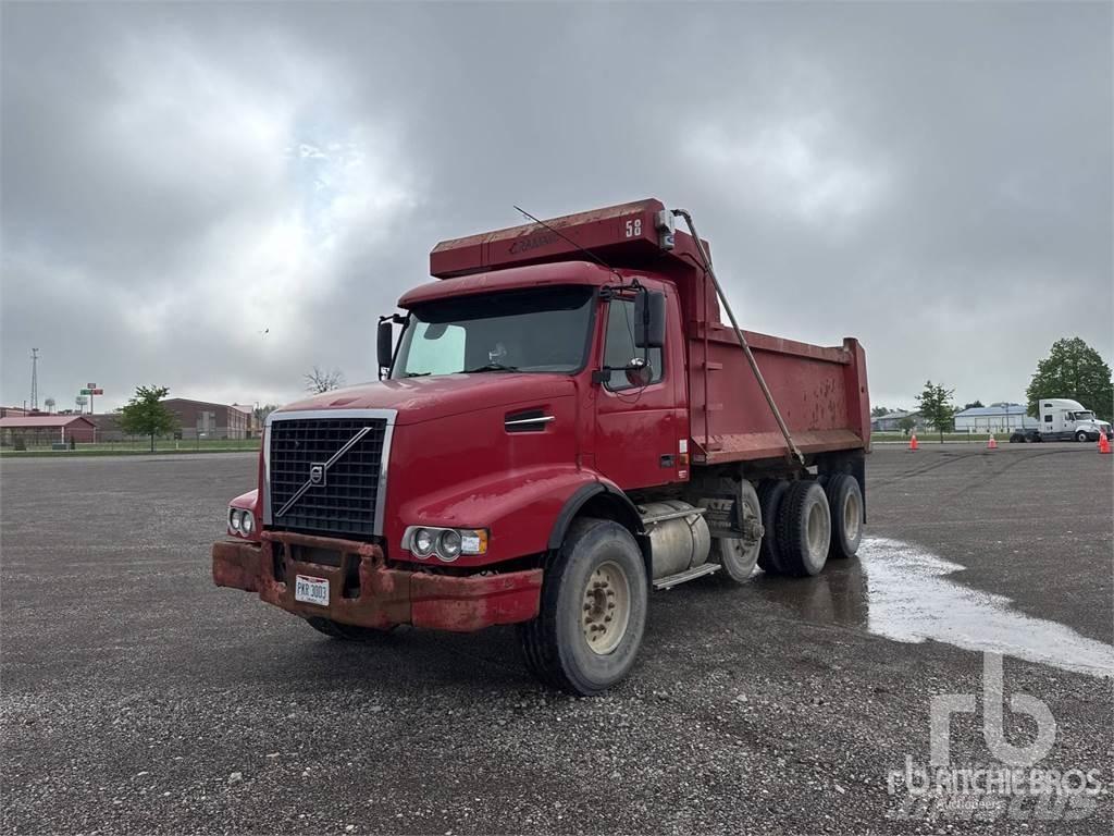 Volvo VHD شاحنات قلابة
