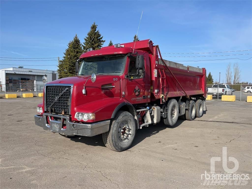 Volvo VHD84B300 شاحنات قلابة