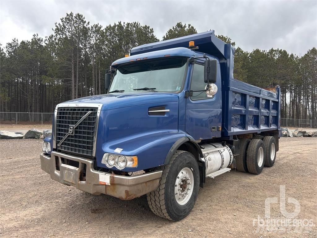 Volvo VND شاحنات قلابة