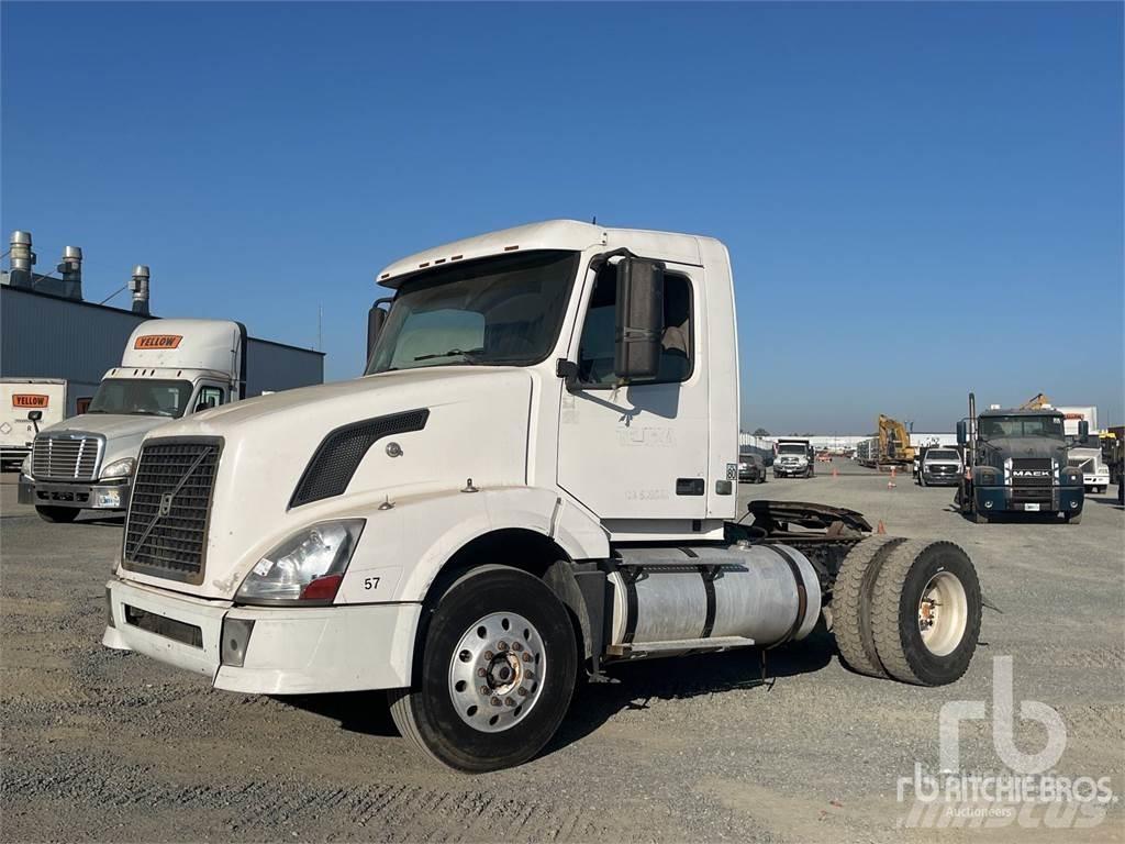 Volvo VNL وحدات الجر