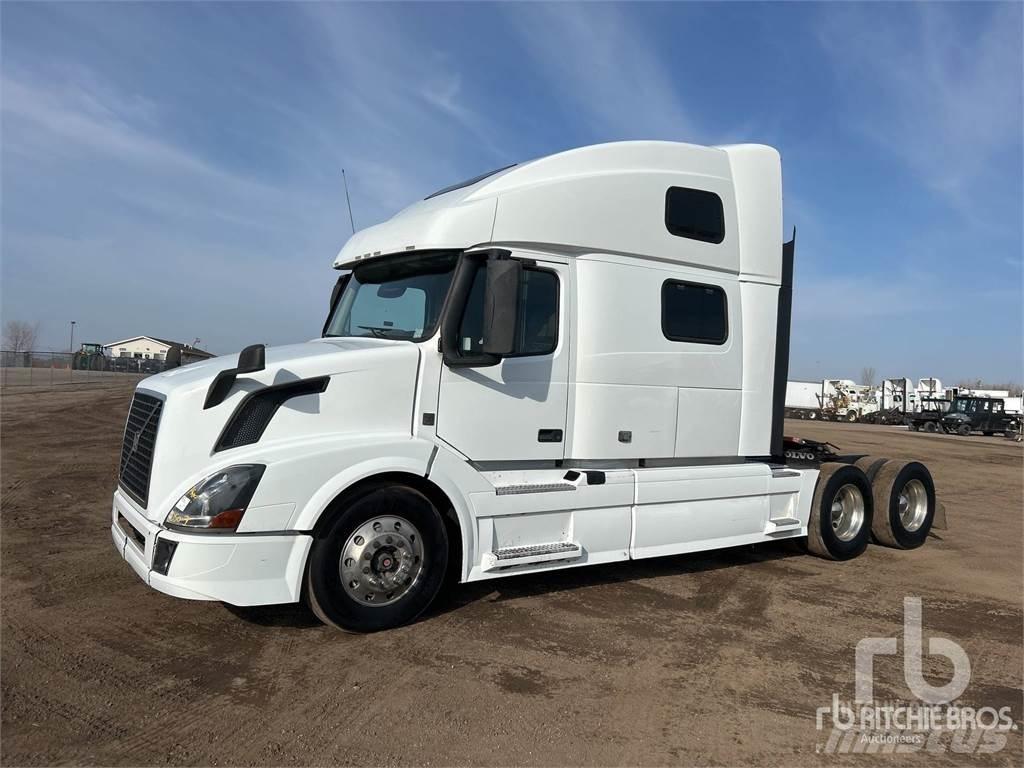 Volvo VNL 780 وحدات الجر