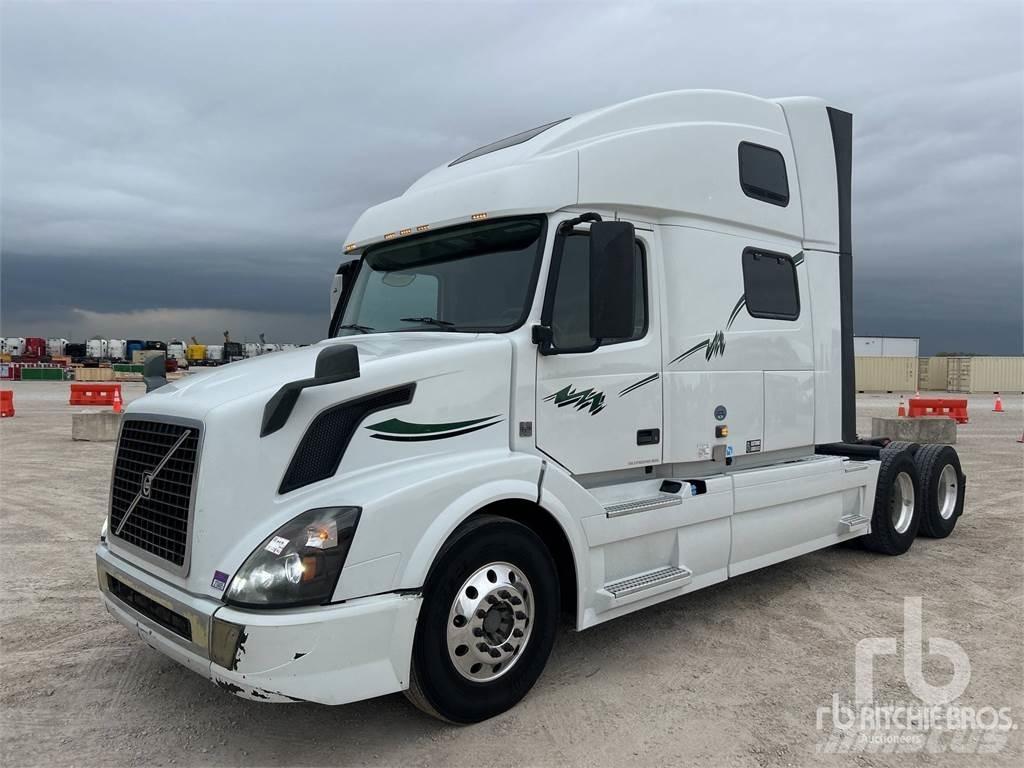 Volvo VNL 780 وحدات الجر